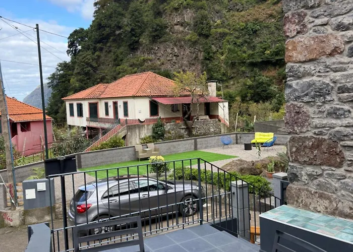 Apartament Roots Guesthouse- B