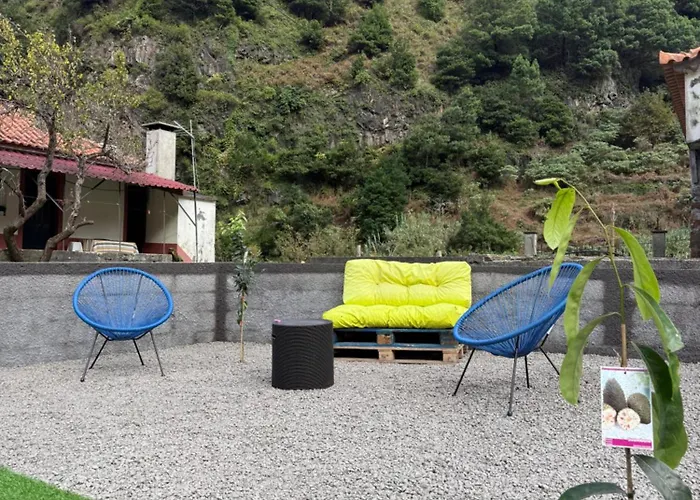 Roots Guesthouse- B Apartament